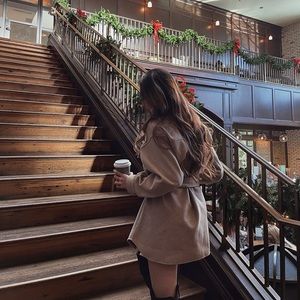 Meet your Posher, Ploy